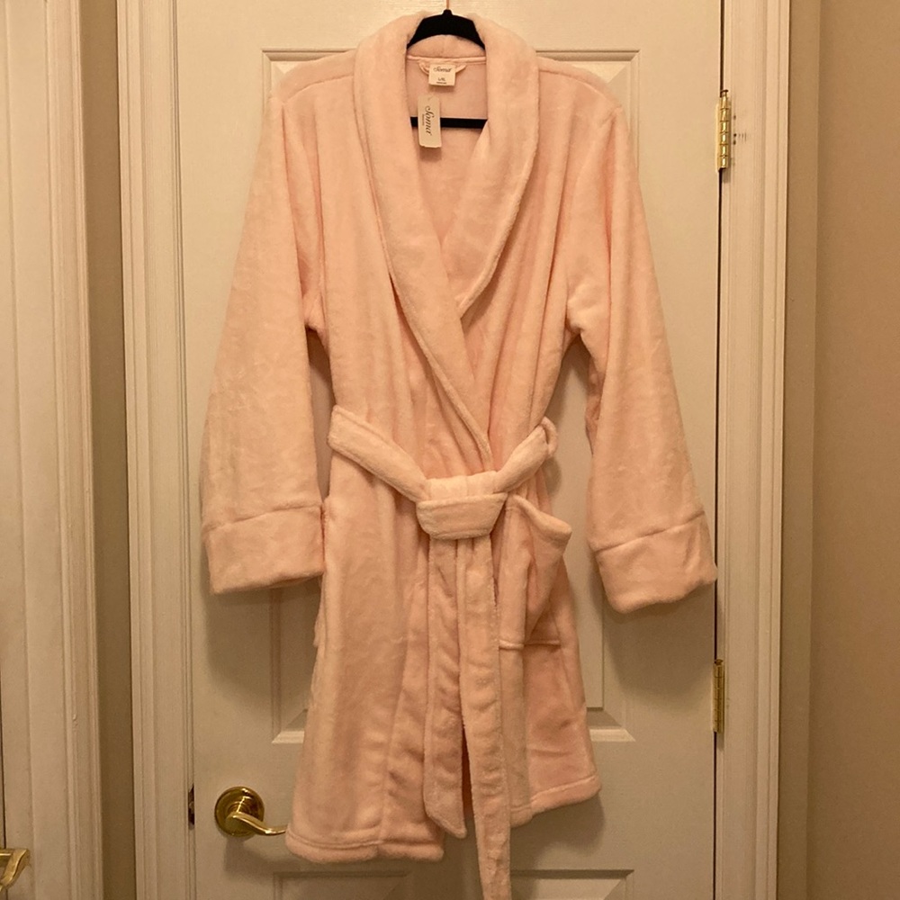 L/XL - NWT - Short Soma Plush Embraceable Robe - Blush